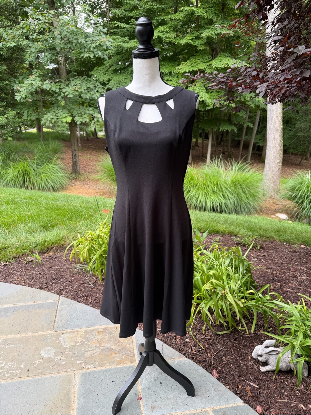 Sleeveless Black Fit-and-Flare Dress with Keyhole Detail